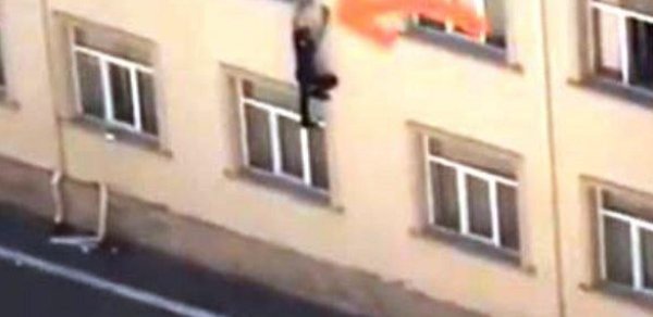 Bakıda özünü ikinci mərtəbədən atan şagirdlə bağlı AÇIQLAMA