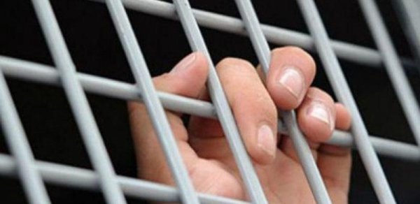 Xəyanətdə şübhəli bildiyi arvadını qorumağa çalışan qardaşının xanımını bıçaqladı - TƏFƏRRÜAT