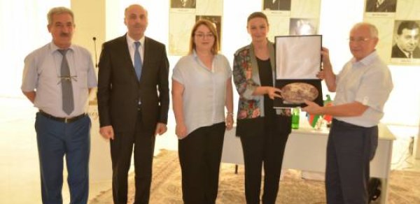 Tatar şairinin kitabı Sumqayıtda ədəbi ictimaiyyətə təqdim edilib