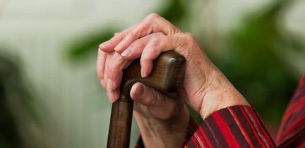 Azərbaycanda 80 yaşlı qadın intihar etdi - Ağır xəstəlikdən əziyyət çəkirmiş