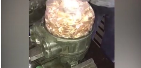 Azərbaycanda avtomobilin motorundan 4 kiloqram qızıl tapıldı - VİDEO