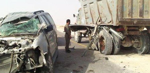 Hacıqabulda "Mercedes" yük maşınına çırpıldı - ölən və yaralanan var