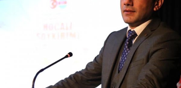 10 yaşlı saytın rəhbəri Əlişir Əhəd: “Saatlarla internet klublarda oturub, sayt yeniləyirdik”