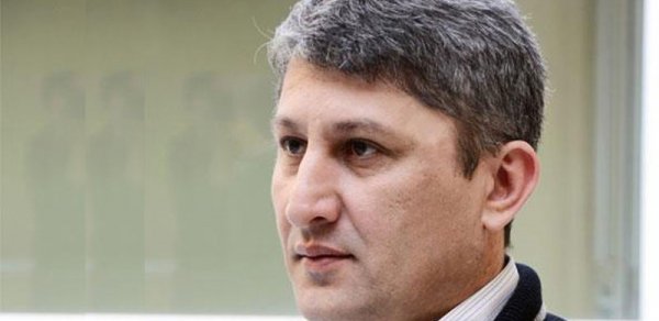 Daha bir tanınmış jurnalist deputatlığa namizəd oldu