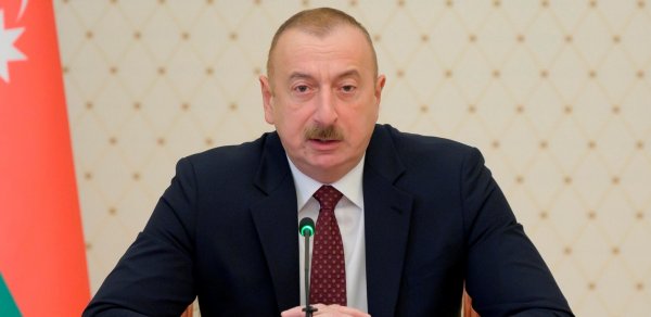 Prezidentdən Yeni il hədiyyəsi - Aztəminatlı ailələrə 100 manat yardım ediləcək