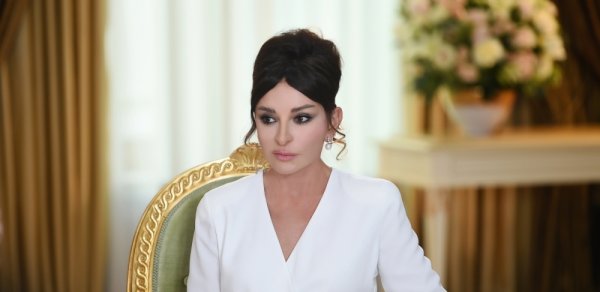 Mehriban Əliyeva İlham Əliyevi doğum günü münasibətilə təbrik edib - FOTO