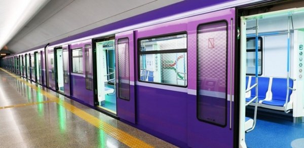 Metroda qatar yoluna pirotexniki vasitə atan 3 nəfər saxlanıldı - ADLAR