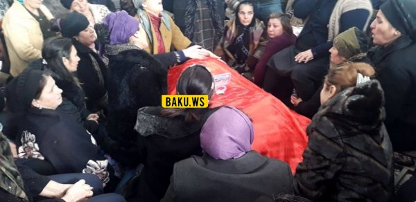Cəsədi yandırılan 10 yaşlı Nərmin dəfn edilir - FOTO