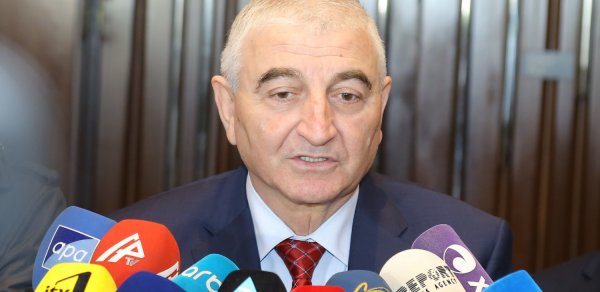 Məzahir Pənahov: "MSK-ya daxil olan şikayətlərin sayı əvvəlki seçkilərlə müqayisəolunmaz dərəcədə azdır"