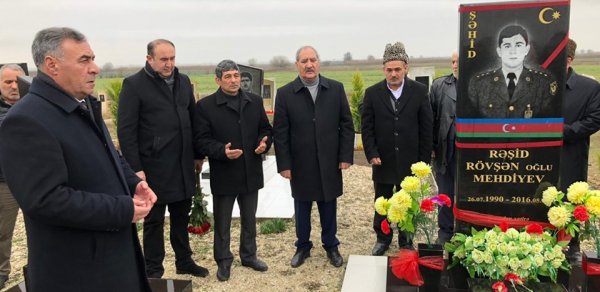 "Oğlum da deputatlığa namizəd olsaydı, yenə sənə səs verərdim" —  FOTOLAR + VIDEO