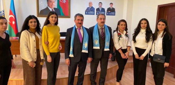 Hamı ondan danışır: Şəhid anası da, gənc də, ağsaqqal da - VİDEO-FOTOLAR
