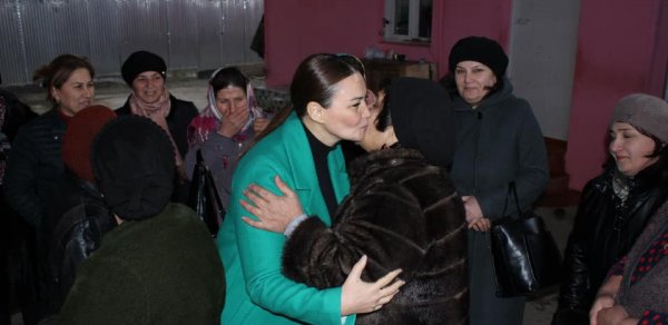 Qənirə Paşayeva Bozalqanlı kəndindən olan seçicilərlə görüşüb - FOTOLAR