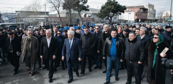 Seçicilər Ülvi Quliyevi izdihamla qarşıladı - FOTO