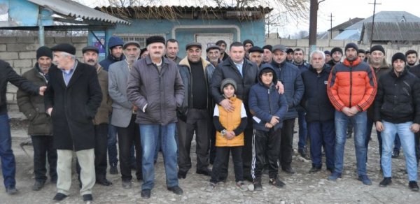 Vasif İsrafilov kəndlərdə sakinlərin problemləri ilə maraqlandı — FOTOLAR