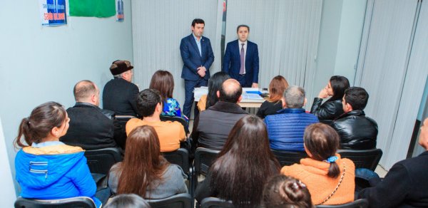 Xaliq Hüseynovu təmsil edəcək müşahidəçilərə namizədin qərargahında təlim keçildi - FOTOLAR