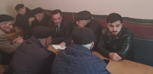 Elnur Abbaszadənin 47-ci məhəllənin sakinləri ilə görüşü – FOTO