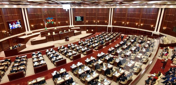 Milli Məclisin məşhur deputatları - Onları hər kəs tanıyır - FOTOLAR