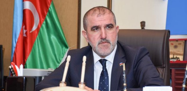 Rauf Arifoğlu İqbal Ağazadəyə qalib gəldi - “Exit Poll”