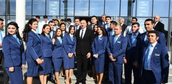 İlham Əliyev Kürdəmirdə “ASAN xidmət” mərkəzinin açılışında - FOTO