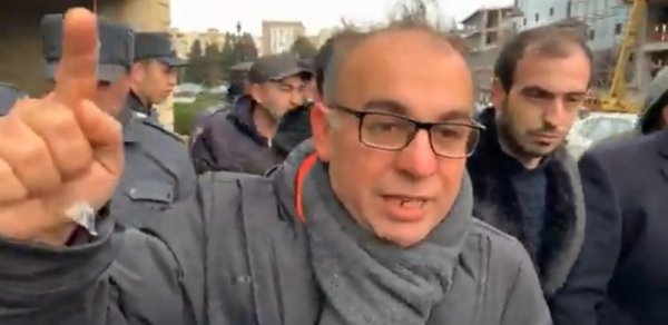 Xalid Bağırov MSK önündəki aksiyalarını bitirdi: "Bundan sonra bura gəlməyəcəm" 