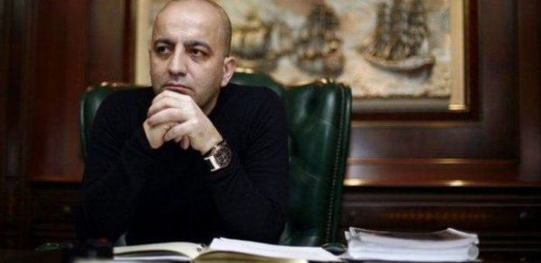 Özünü xilas etmək üçün 18 yaşlı qızını qabağa verən Mənsimovun “mübarizliyi”... - FAKTLAR
