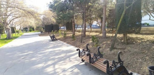 Koronavirusa görə parklarda skamyalar yığışdırıldı