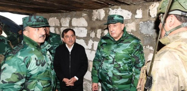Prezidentin köməkçisi və DSX rəisi Ermənistanla sərhədə getdi - FOTOLAR