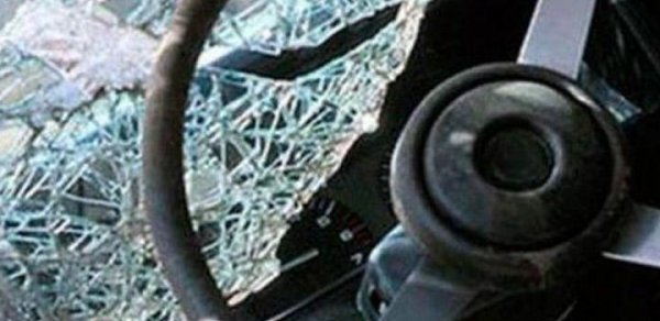 Azərbaycanda ağır qəza: Mikroavtobusla "VAZ" toqquşdu