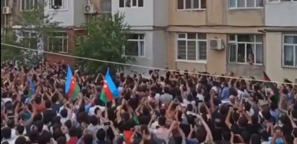 Şəhid General Polad Həşimovun yaşadığı bina təmir olunur - VİDEO