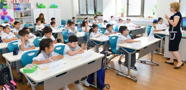 Azərbaycanda dərslərin müddətinin azaldılması təklif edilir