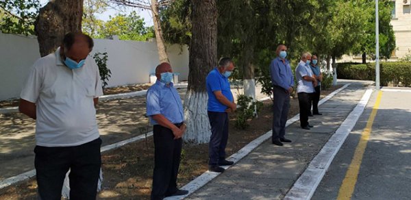 Atasına yas mərasimi keçirən oğul cərimələndi - Foto