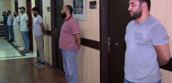 Sumqayıtda bir nəfəri döyüb videoya çəkənlər tutuldu - Video