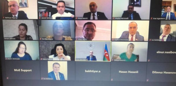 Nazir deputatlarla yeni tədris ilinə hazırlığı müzakirə edir