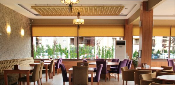 Qapalı xidmət göstərən kafe və restoranlar açılsın - DEPUTAT