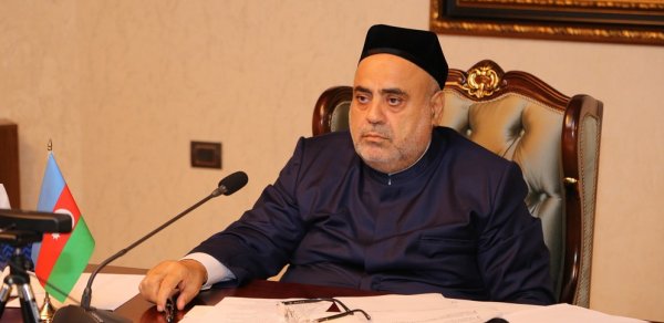 Allahşükür Paşazadə : "Dindarlar dövlətin yanındadır"