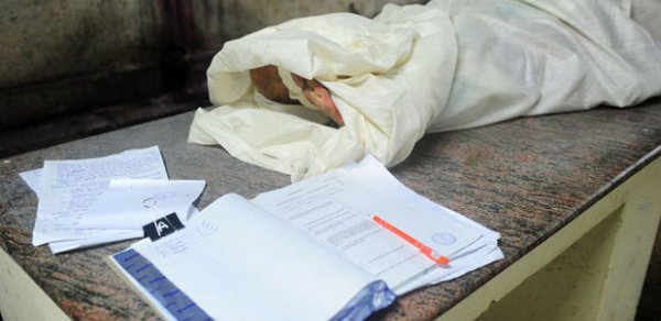 Azərbaycanda dəhşətli əməl: Kişi benzin tökərək arvadını yandırdı