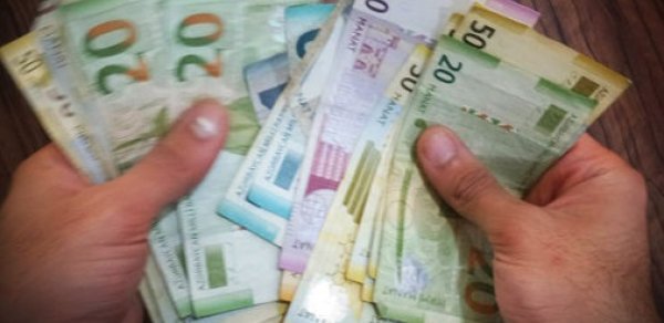 Pul alıb SOCAR-a işə düzəltmək vədi verən şəxslər yaxalanıb - FOTO