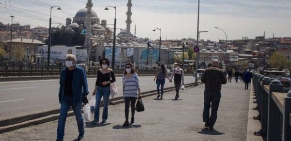 Türkiyədə daha 52 nəfər koronavirusdan ölüb