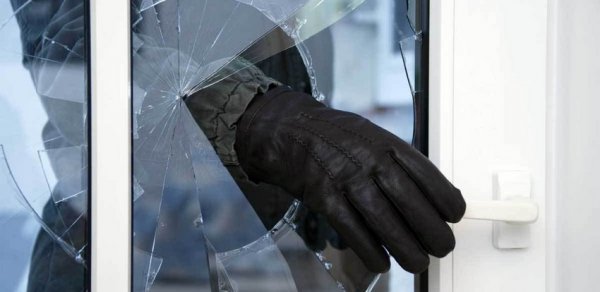 Şəkidə evdən 21 600 manat pul oğurlanıb
