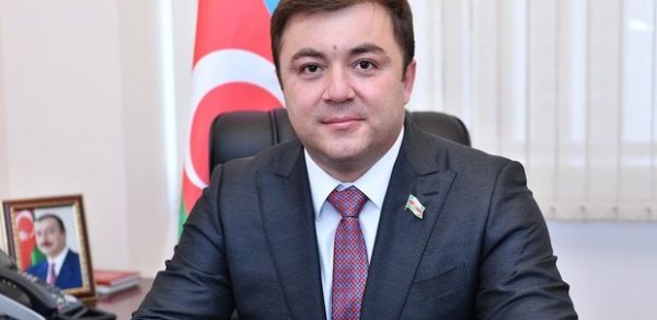 Emin Hacıyev: “Orta məktəblərdə xarici dillər əlçatan olmalıdır”