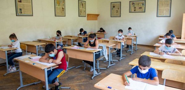 Övladını məktəbə göndərən və göndərməyən valideynlər iltizam imzalayacaq