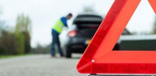 Balakəndə qadın sürücü avtomobili ilə ata və qızını vurdu