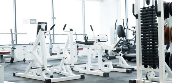 Nazirlik fitnes zallarının necə fəaliyyət göstərə biləcəyini açıqladı