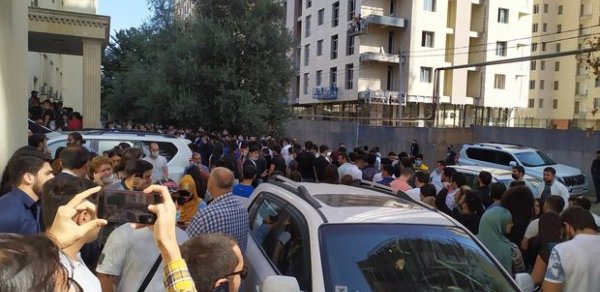 Ordumuz üçün könüllü qan verənlər izdiham yaratdı - FOTO
