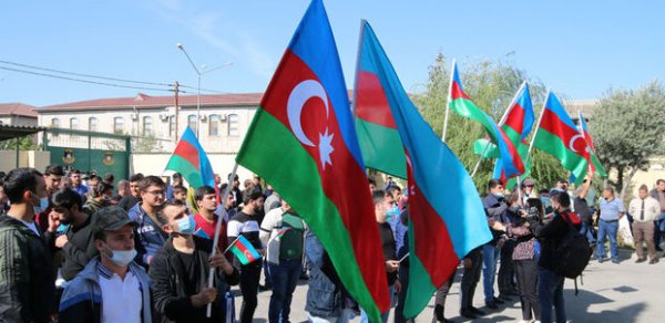 Hərbi vəzifəlilərin hərbi hissələrə yola salınması davam etdirilir - RƏSMİ