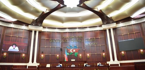 Parlament sədri: "Bu gün hamımızın ürəyi Ordumuzun yanındadır"