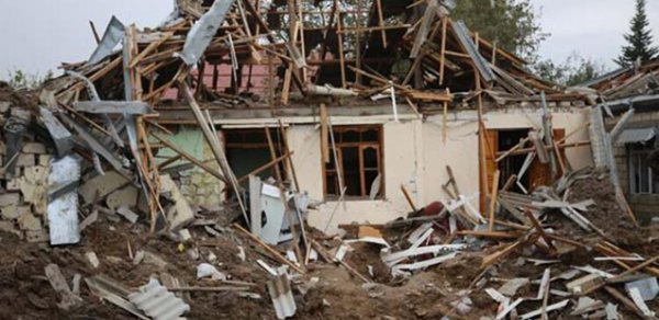 “Dağıntılar altından bir uşaq əli ayağımdan tutdu, qızım idi”