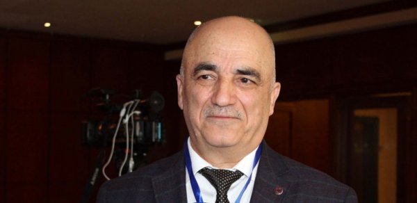 Azərbaycanın baş infeksionisti Cəlal İsayev işdən çıxarıldı