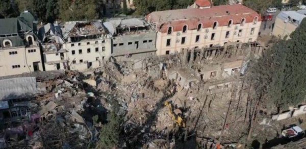 “Bild” Gəncədən yazıb: Atəşkəsin ilk günü qətliama çevrildi