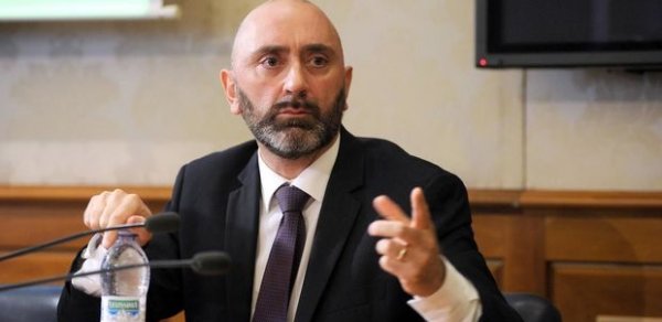İtalyan senator ermənilərin Gəncəyə hücumunu pisləyib